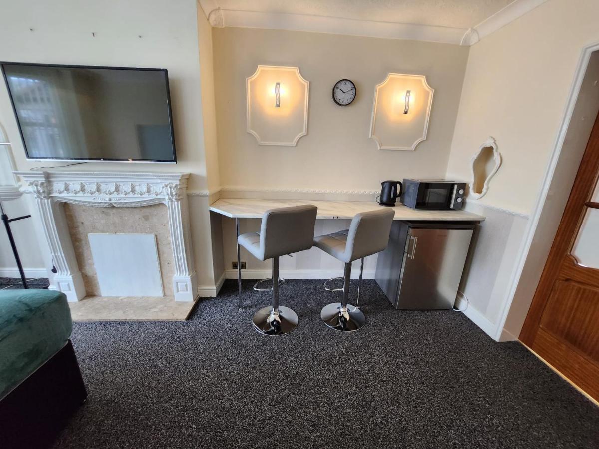Sheldon Shared House Hotel Solihull Eksteriør billede