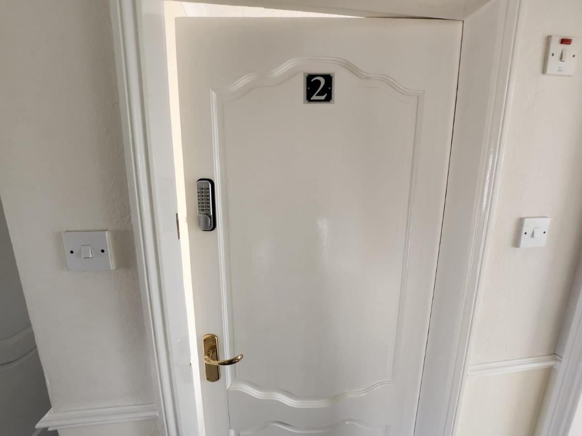 Sheldon Shared House Hotel Solihull Eksteriør billede